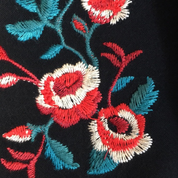 FLYING TOMATO Boho Bohemian Peasant Festival Minimalist Embroidered Gauzy Top - Picture 10 of 14